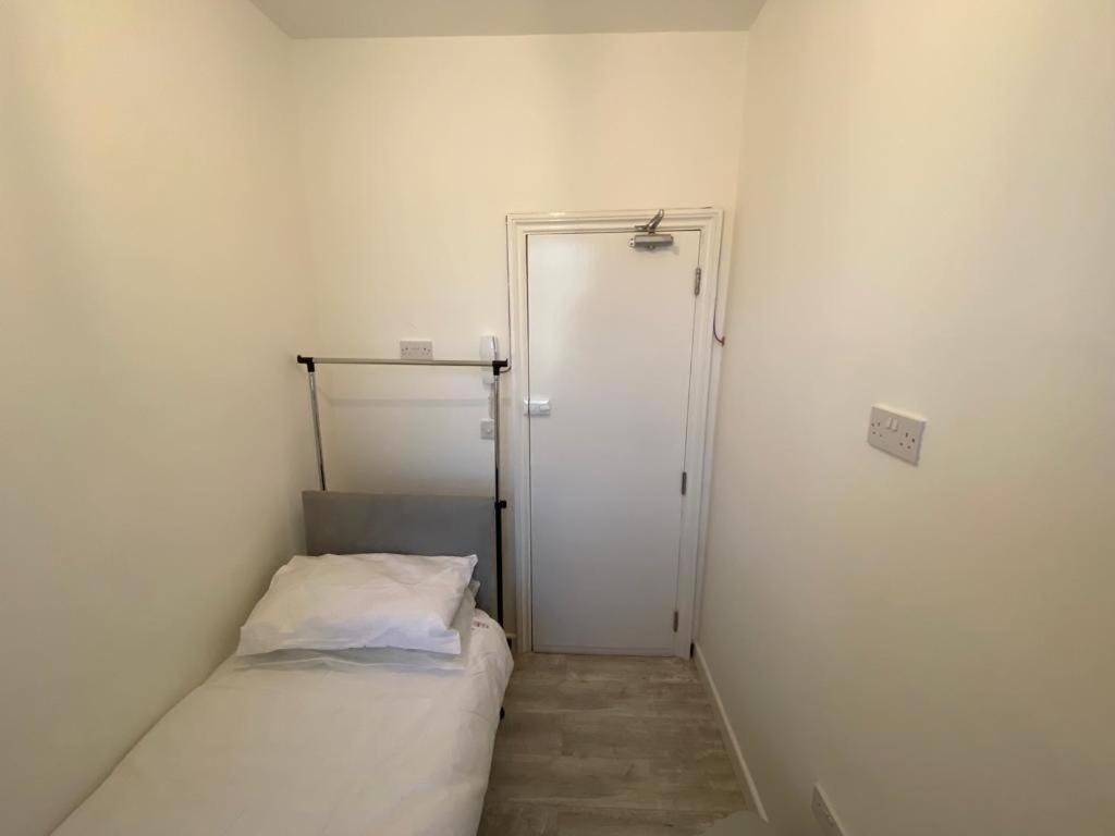 Small Single Room Walking Distance To Hove Station מראה חיצוני תמונה